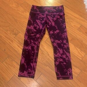 Lululemon black/purple cropped leggings - size small/4